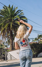 Cargar imagen en el visor de la galería, 'Haciendo amigos' t-shirt